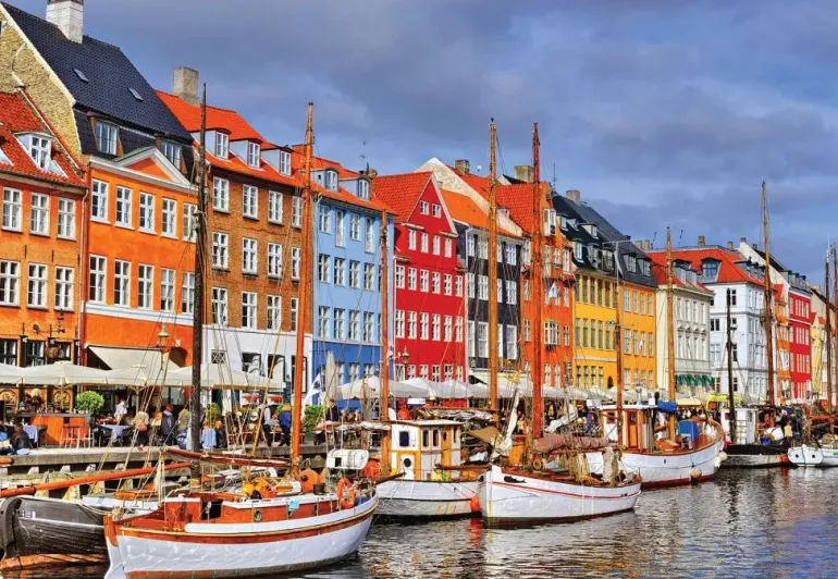 Cheatwell: World's Smallest - Copenhagen, Denmark (1000)