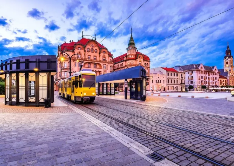 Enjoy: Piata Unirii, Oradea (1000)